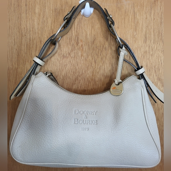 Dooney and Bourke vintage Ivory pebbled medium hobo shoulder bag. - Picture 16 of 16